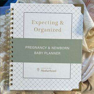 Pregnancy & Newborn Baby Planner - Gold and Green